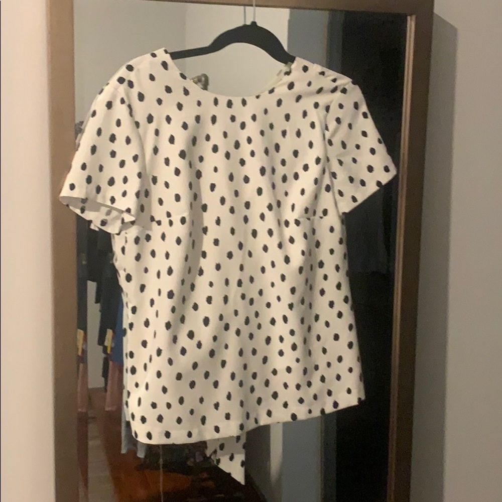 Banana Republic B&W Top w/ Bow in Back